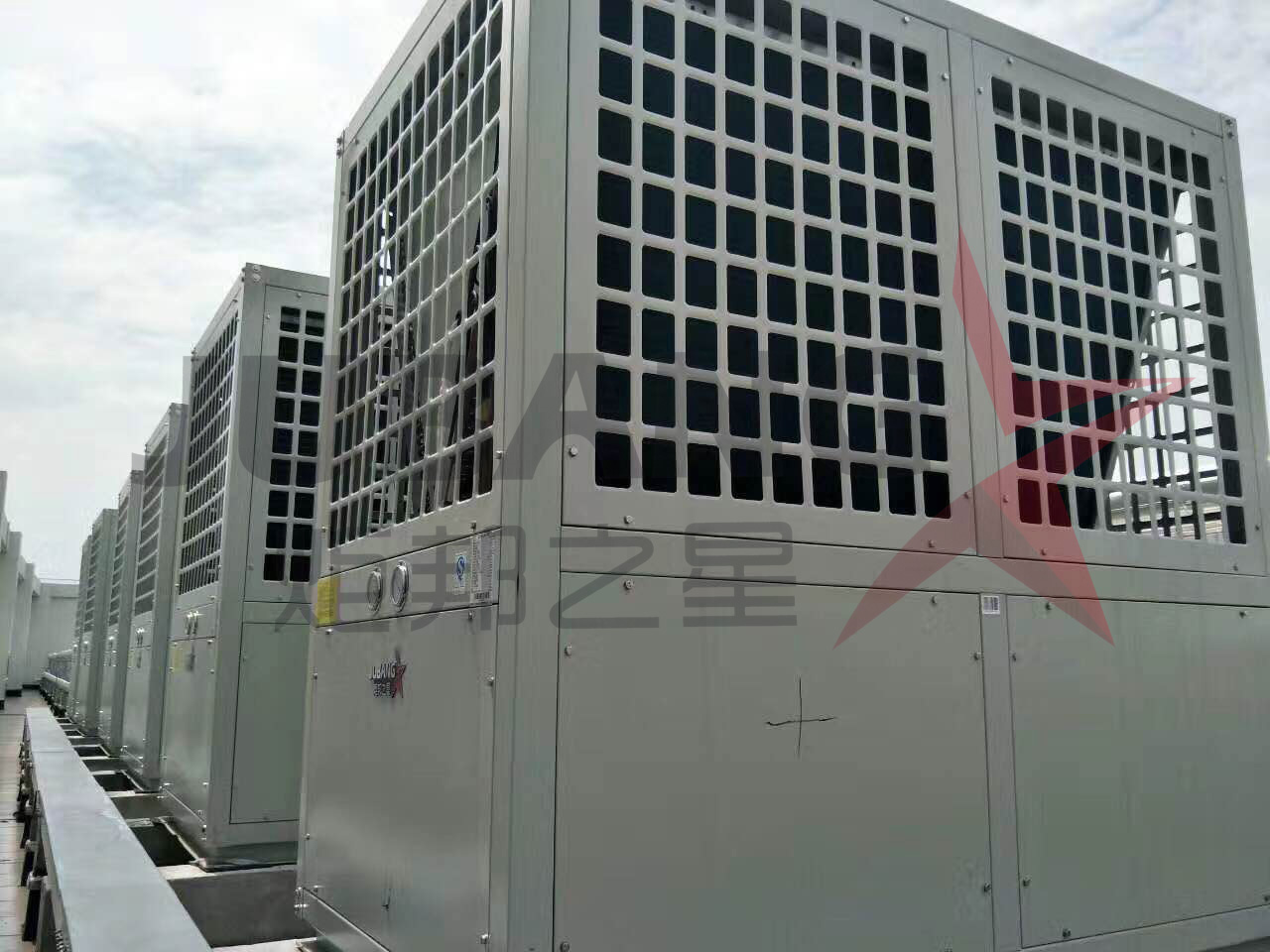 办公楼超低温空气源热泵采暖工程